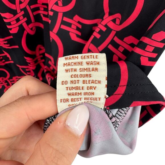 Aryeh Black & Red Geometric Chain Print 3/4 Flounce Sleeve Mini Shift Dress - Picture 12 of 12